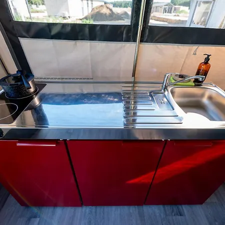 Gemuetliche Mit Top-ausstatung Und Vorzelt Im Heide *